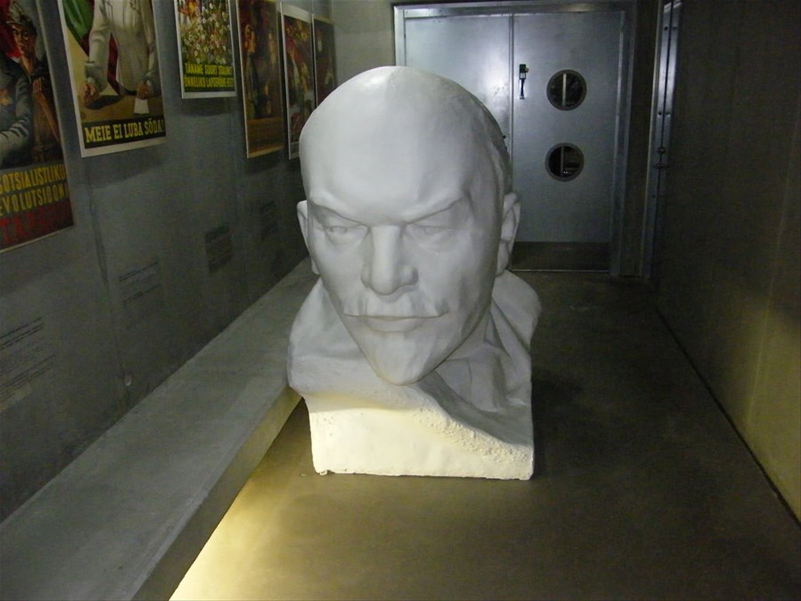 Busto di Lenin museo occupazione