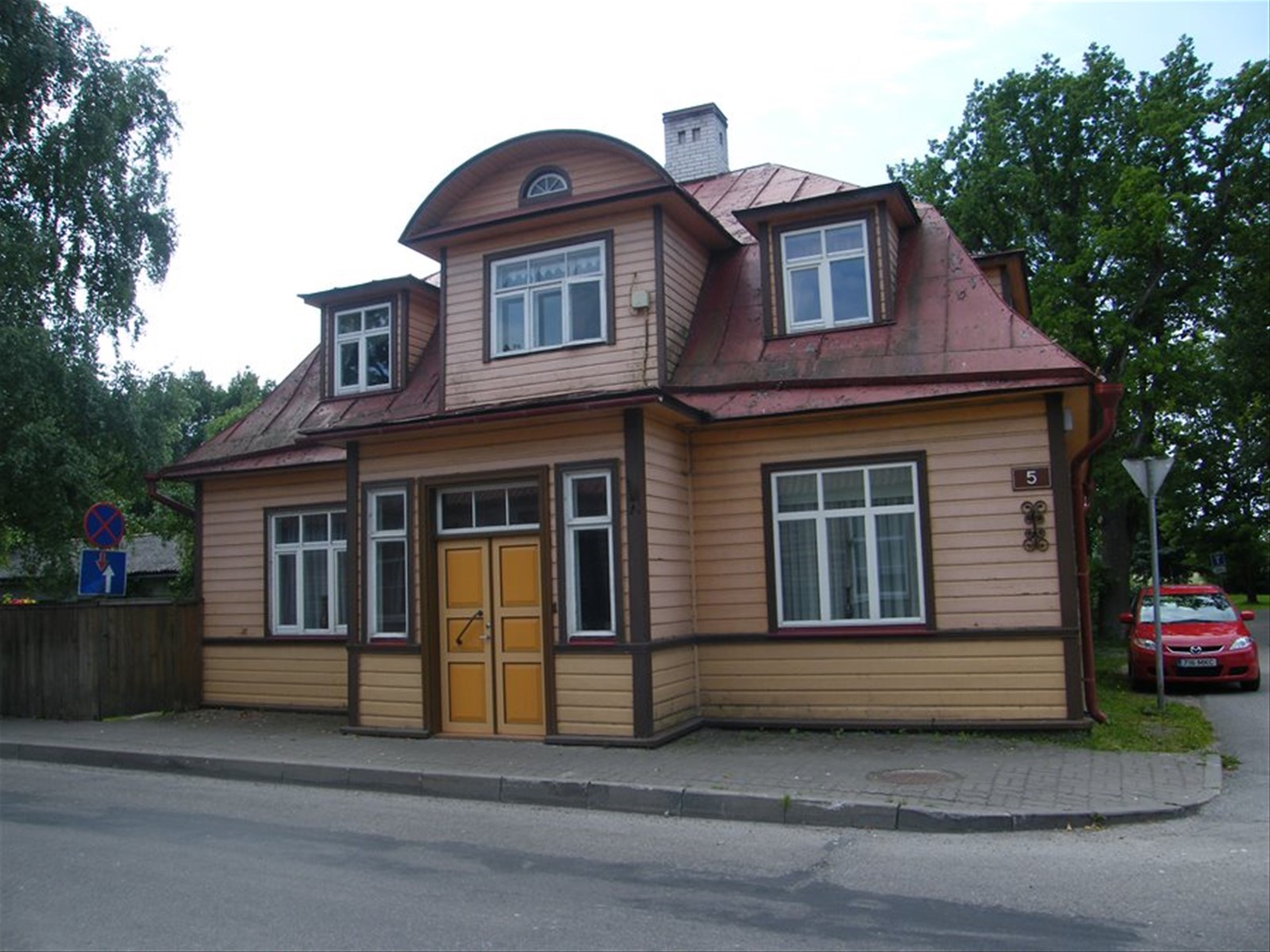 casa di legno a Haapsalu