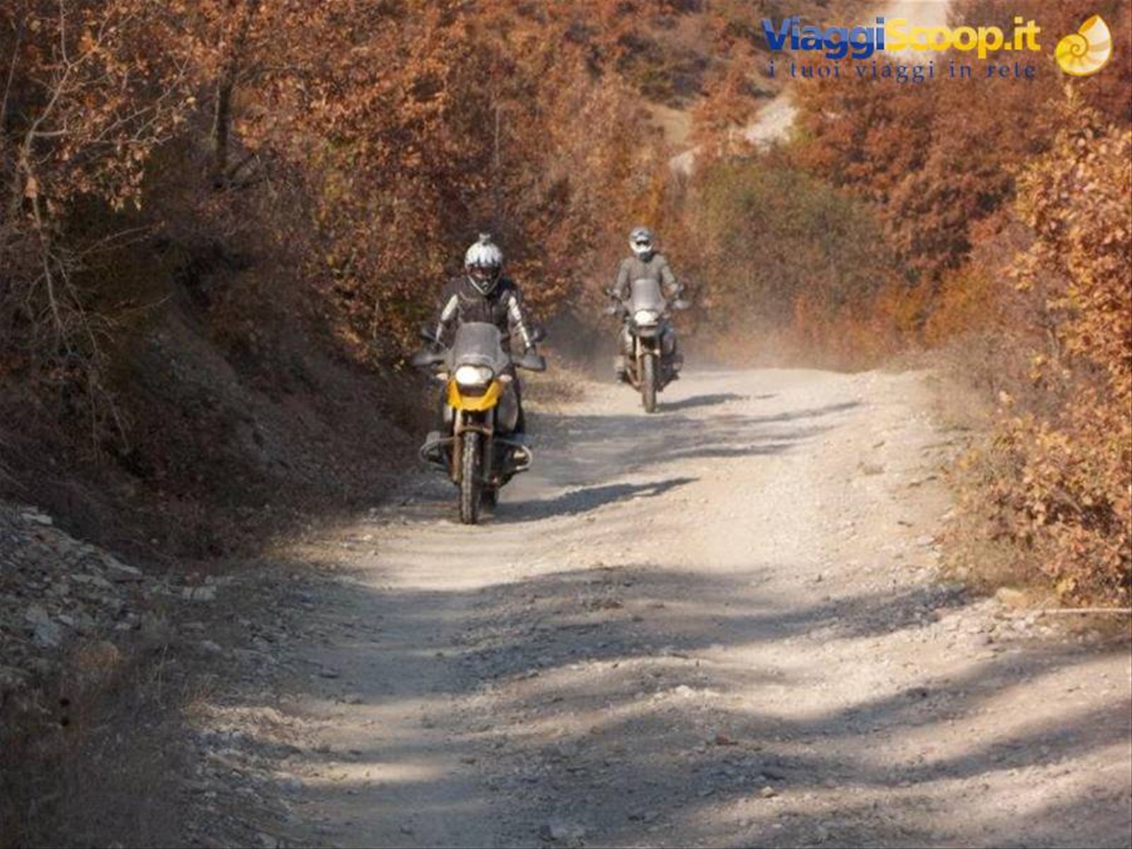 Albania, strade bianche