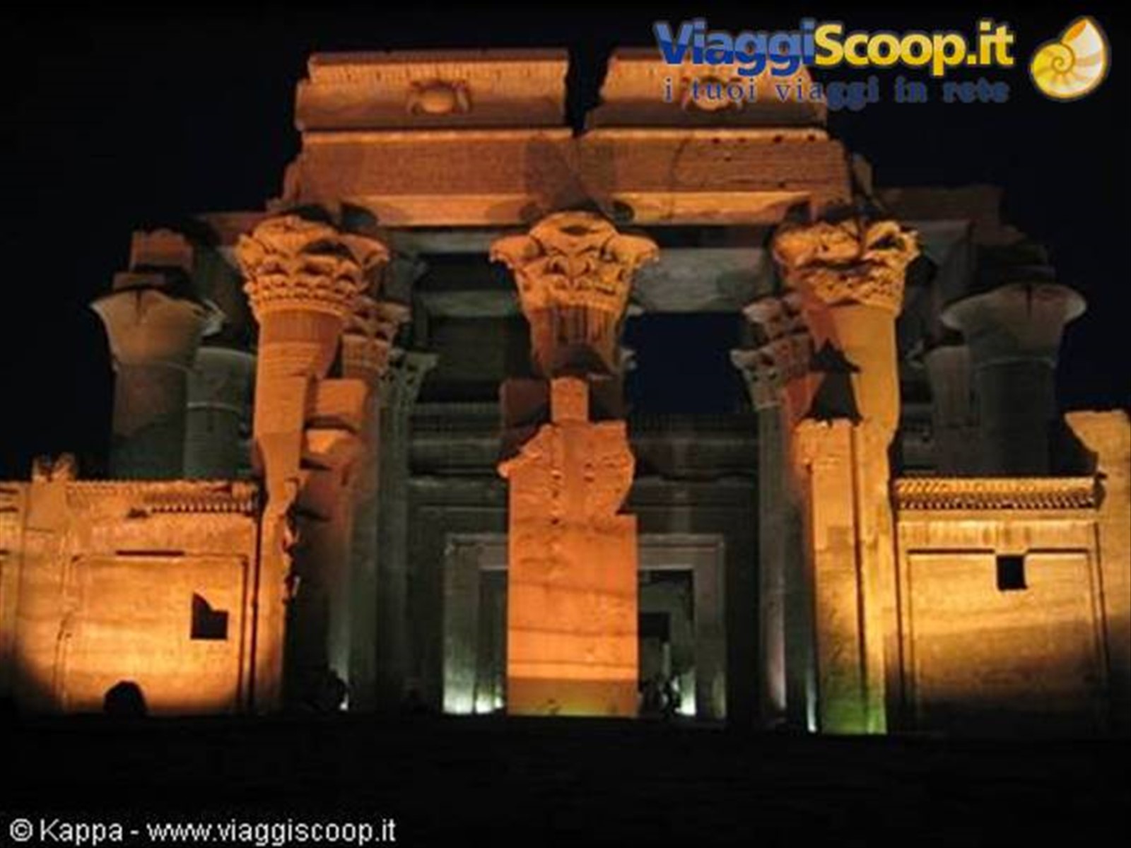 il tempio di Kom Ombo al tramonto