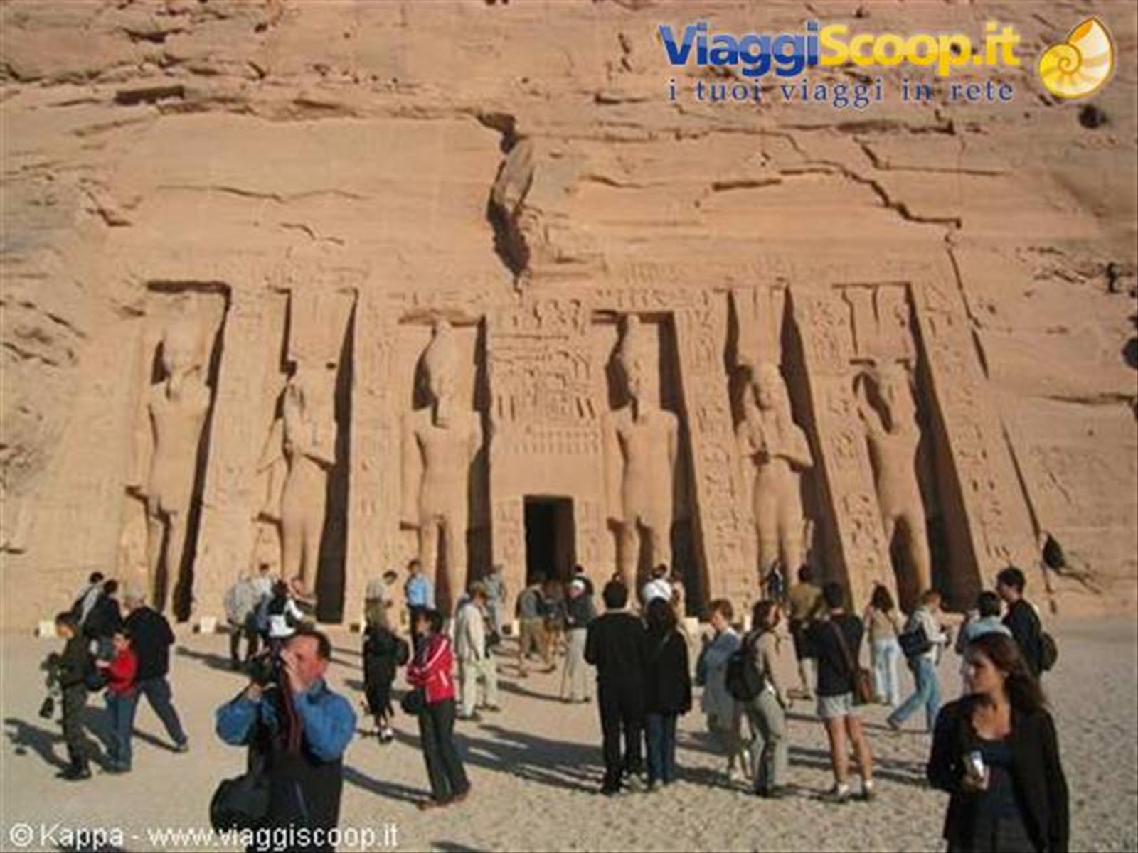 IL TEMPIO DI NEFERTARI