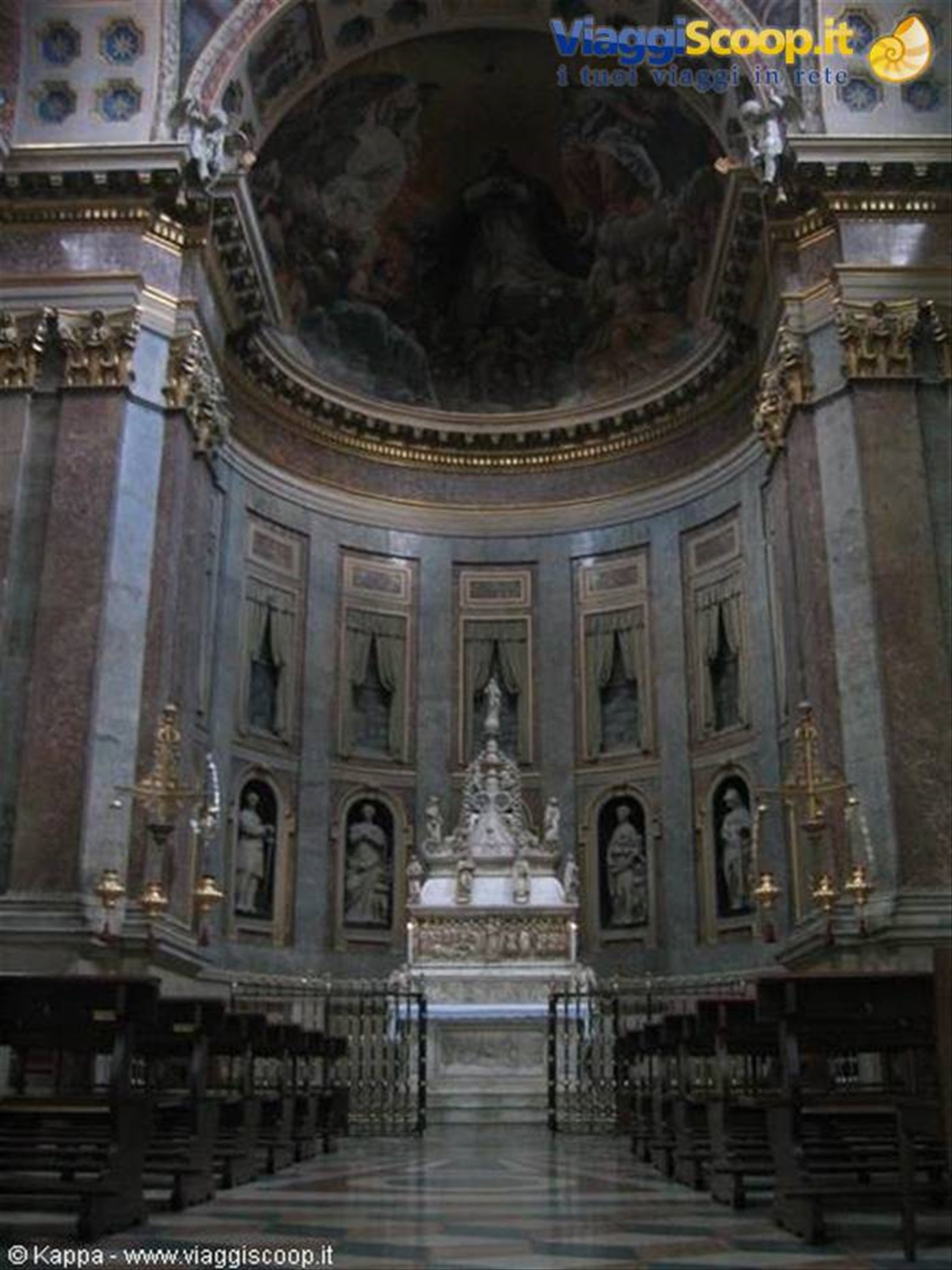 la cappella di San Domenico, con la marmorea Arca di S. Domenico