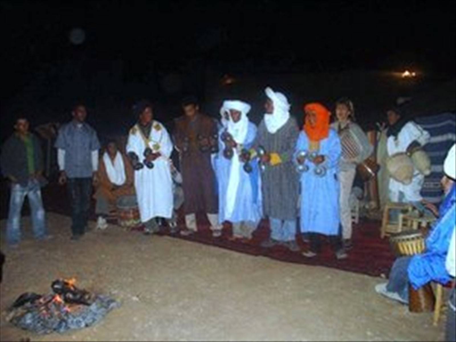 la nostra notte nel desert con musica de berberos
