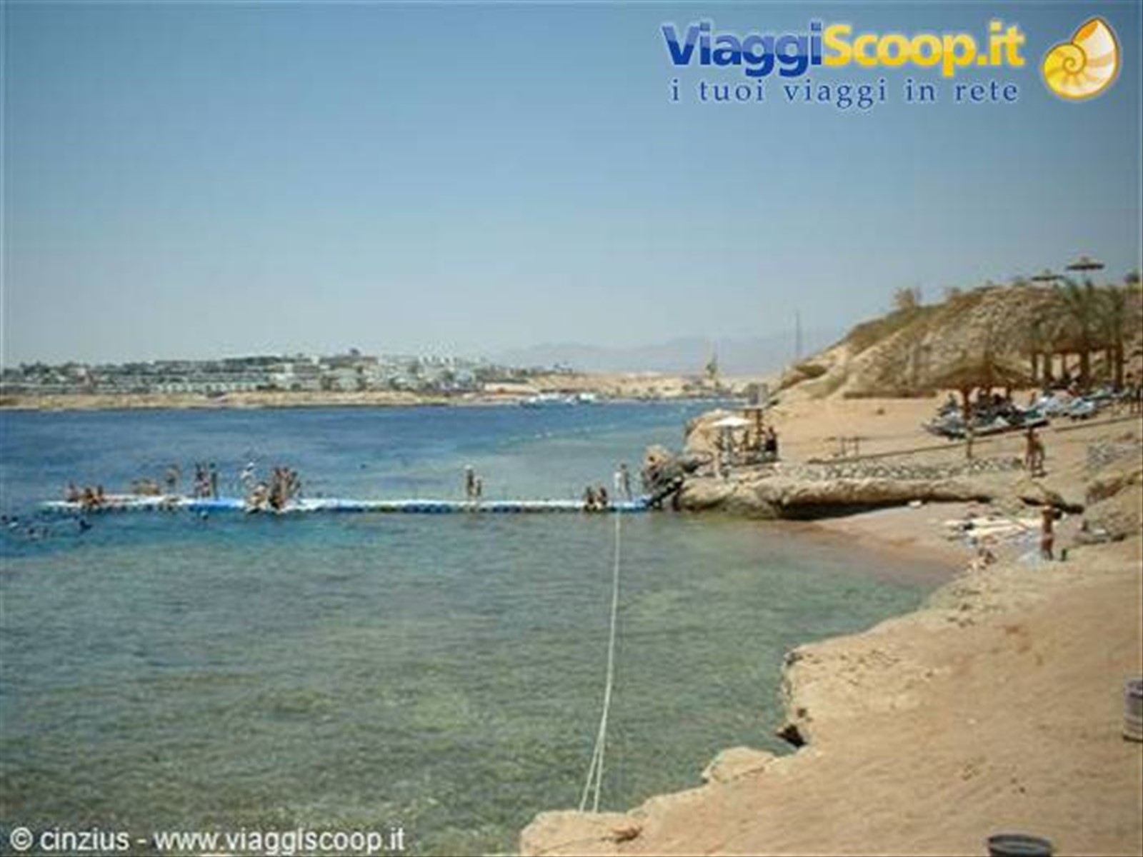 Pontile per tuffarsi ed ammirare subito l'acquario sottostante