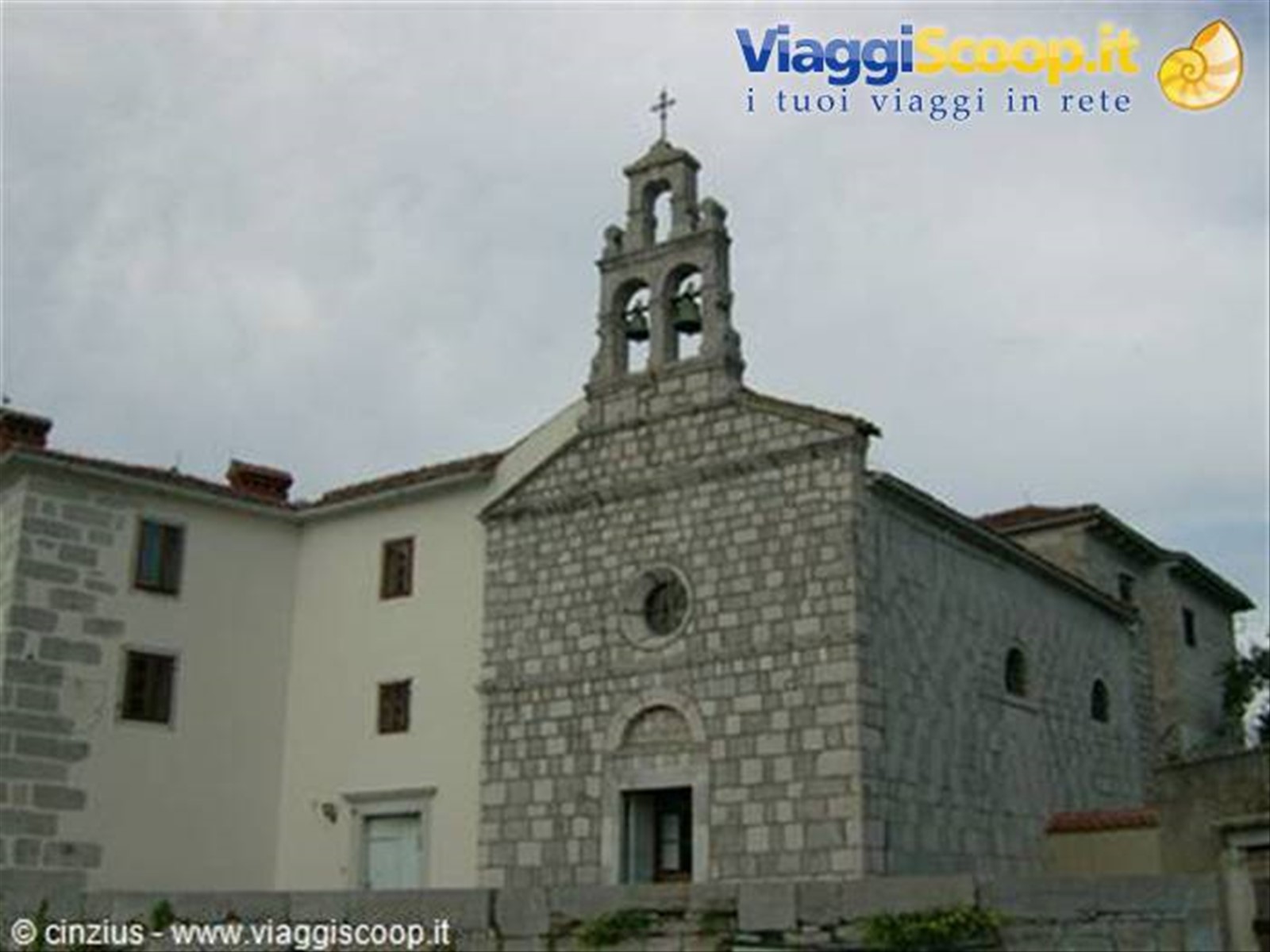 chiesetta sul mare