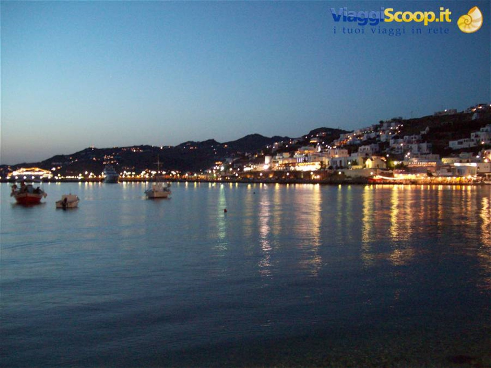Mykonos di sera.. incantevole cornice e si risalpa per Atene..