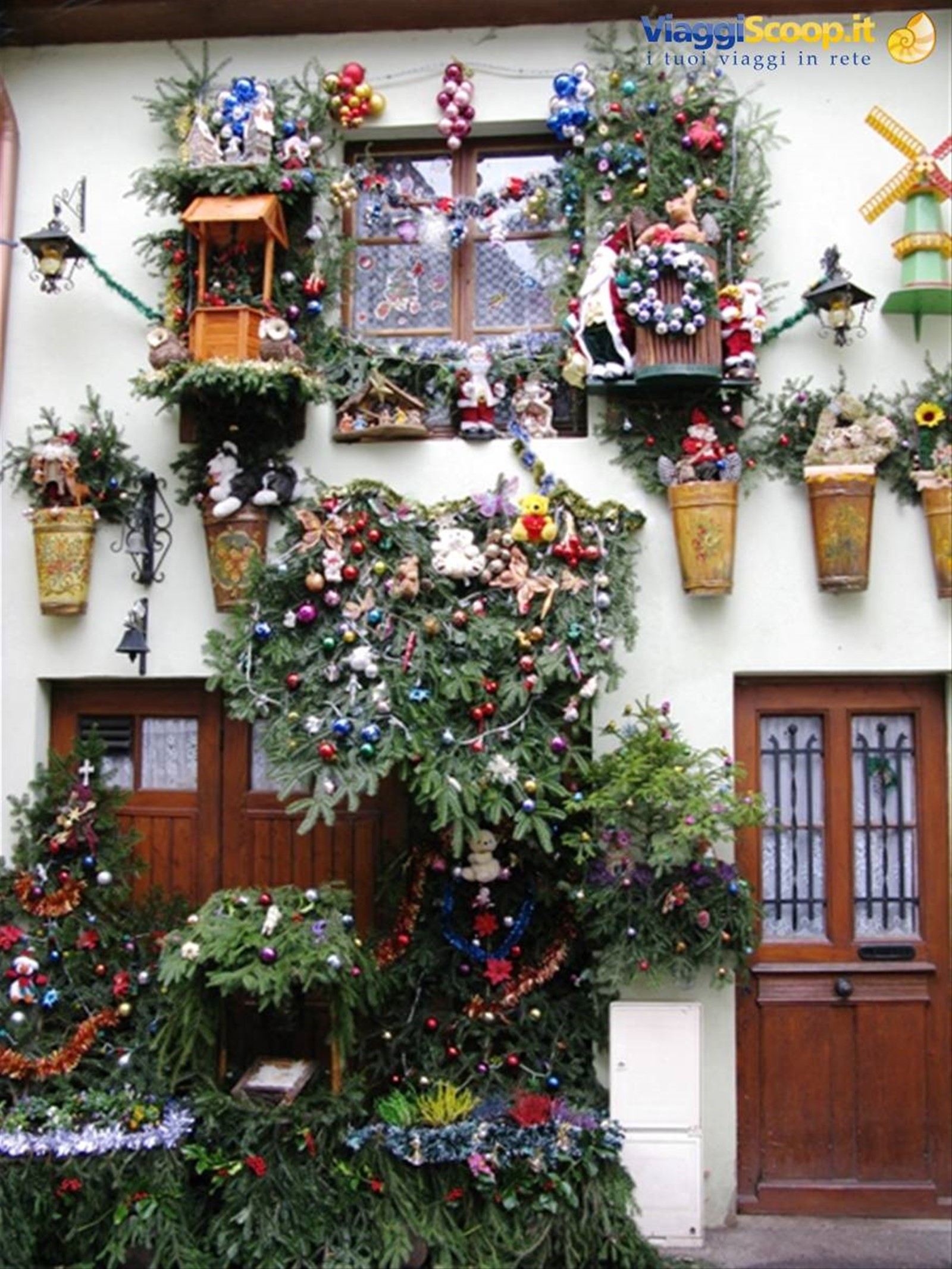 Thann - jcasa riccamente addobbata